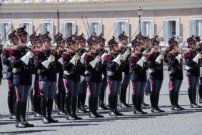 Un momento delle celebrazioni tenutesi stamane a Roma per il 163° anniversario della fondazione della Polizia