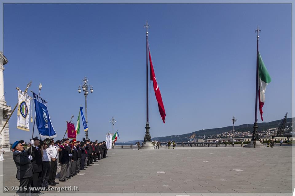 Alzabandiera 2 giugno 2015 8