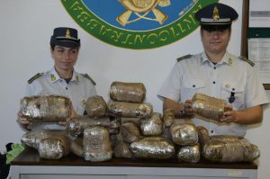 Guardia di Finanza droga 15.9.2016 3