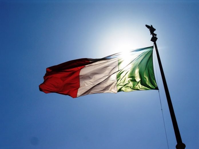 1432392453-tricolore