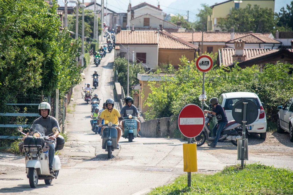 giadagenzo-raduno-vespa-trieste-gatti-randagi-agosto-2019-1232