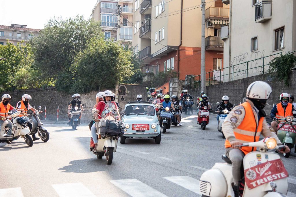 giadagenzo-raduno-vespa-trieste-gatti-randagi-agosto-2019-DSC_4186