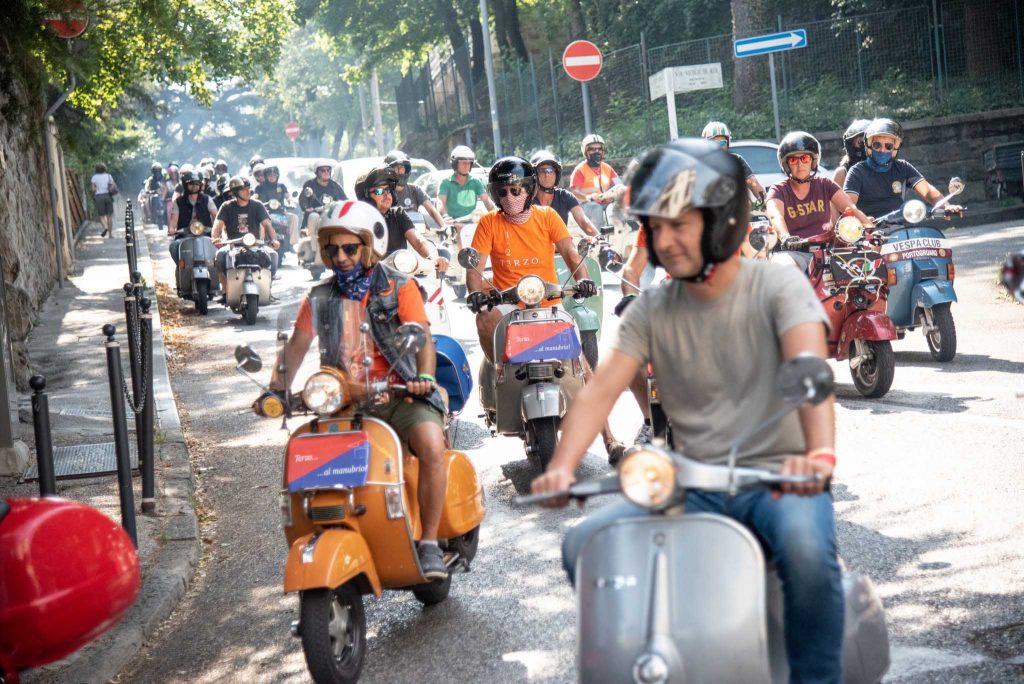 giadagenzo-raduno-vespa-trieste-gatti-randagi-agosto-2019-DSC_4352