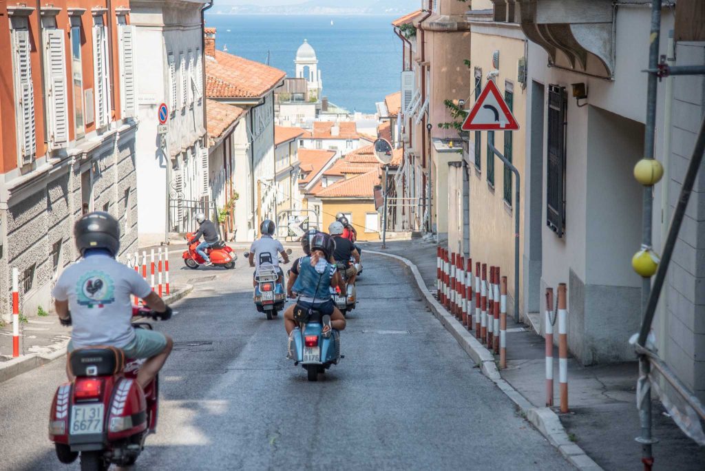 giadagenzo-raduno-vespa-trieste-gatti-randagi-agosto-2019-DSC_4386