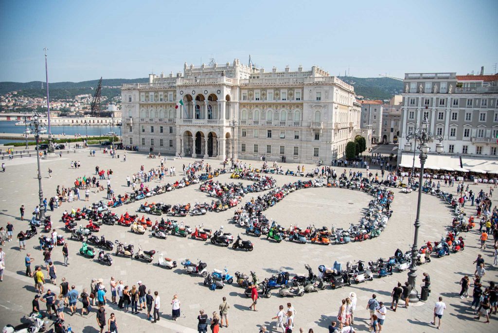 giadagenzo-raduno-vespa-trieste-gatti-randagi-agosto-2019-DSC_4507