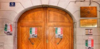 Trieste, volantini fascisti sulla porta del Consolato Croato