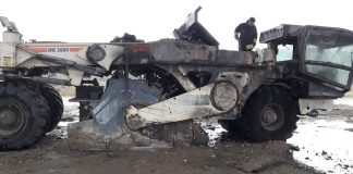Terza Corsia, macchina fresatrice in fiamme. Ma i lavori proseguono