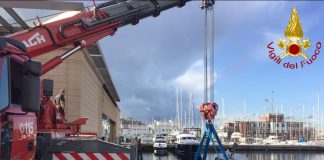 Imbarcazione affonda in Molo Sartorio. Intervengono i Vigili del Fuoco