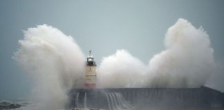 Tempesta “Ciara”, in Nord Europa in migliaia senza elettricità, cinque le vittime