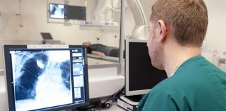 “Pagati sei euro e cinquanta l’ora”: la denuncia dei professionisti della sanità