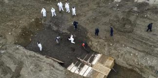 New York capitale del Covid-19: si scavano nuove fosse comuni