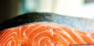 Cucina e ricette: Bastoncini di salmone e patate al forno