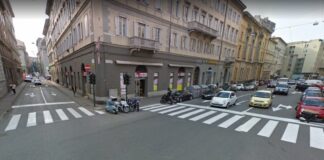 Via Coroneo, scontro tra due auto