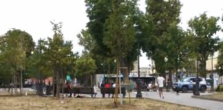 migranti piazza libertà - rissa piazza libertà