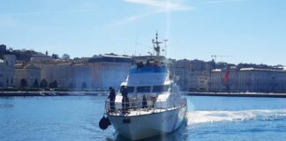 Barcola, trovate ossa sul fondale a pochi metri dalla riva: saranno gli esami a chiarirne l’origine