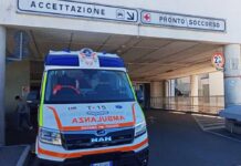 Moto piomba sulle strisce, travolte mamma e bimba di un anno e mezzo