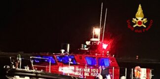 soccorso uomo in mare molo pescheria trieste