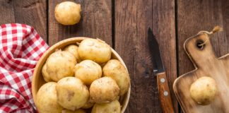 La bontà e il sapore delle patate in tecia, come la cucina triestina arricchisce la tavola patate in tecia