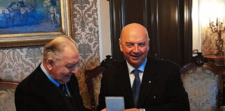 Il Comune di Trieste tributa il Sigillo Trecentesco al Giudice Carlo Mastelloni Carlo-Mastelloni-sigillo-trecentesco-trieste