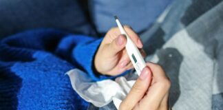 Quando misurare la febbre? Gli orari più utili per monitorare la temperatura corporea febbre