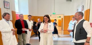 Inaugurata al centro trasfusionale dell'Ospedale Maggiore la mostra di racconti dei donatori di sangue