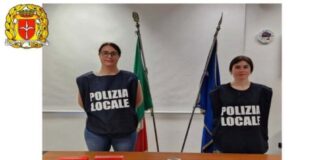 Blitz della Polizia locale, sanzionato un negozio per vendita di nicotina ad un minorenne e sequestrati oltre 20mila accessori da fumo Alcuni degli oltre 20mila accessori da fumo venduti sotto banco, sequestrati dalla Polizia locale