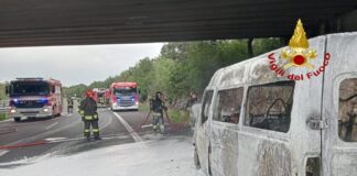 incendio furgone