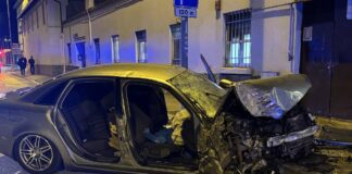 incidente stradale Trieste, incidente Capodanno Trieste, viale Miramare Trieste, auto fuori strada Trieste, cronaca Trieste, Audi A4 incidente, soccorsi notturni Trieste