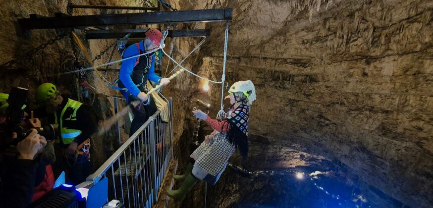 Grotta Gigante, Befana, Trieste, speleologia, eventi Epifania, famiglie, turismo culturale