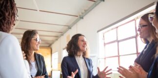 Due giovani su tre temono il futuro sul lavoro: cosa ci rivela il report di University Network giovani - mondo del lavoro - futuro lavorativo - professione