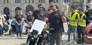 Motoraduno in piazza Unità per Samanta: centinaia di moto in corteo fino a Monte Grisa VIDEO-RACCONTO Trieste, motoraduno, piazza Unità d’Italia, Samanta, sicurezza stradale, motociclisti, Monte Grisa