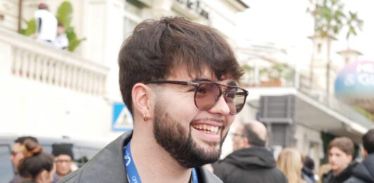 Simone Tonietto, Occhi Grandi, nuova musica, singolo, cantautore italiano, musica pop, nuove uscite