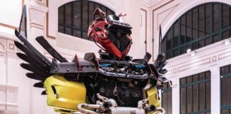 Robot realizzato con scarti di pezzi industriali Lamborghini