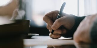 Incidenze grafiche nella malattia di Parkinson: prospettive e possibilità rieducative grafologiche Rieducare al gesto grafico i malati di Parkinson