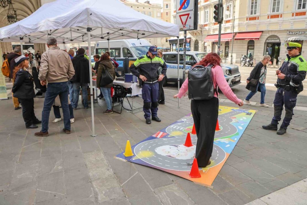 Prevenzione alcologica, stand della Polizia Locale