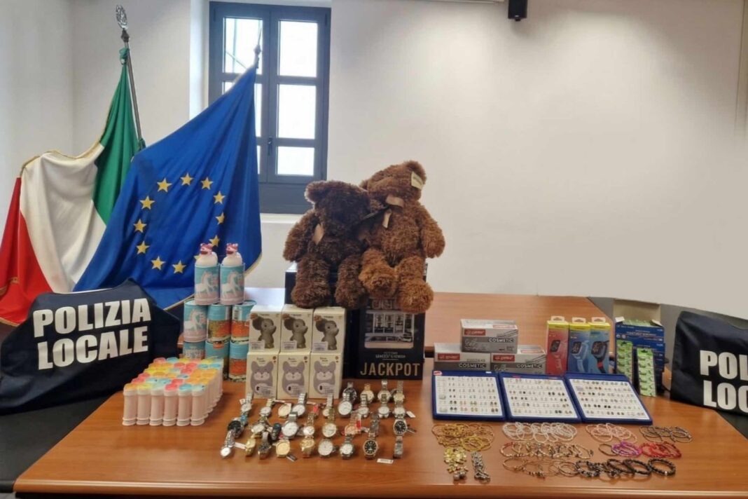 Giocattoli sequestrati dalla Polizia Locale di Trieste