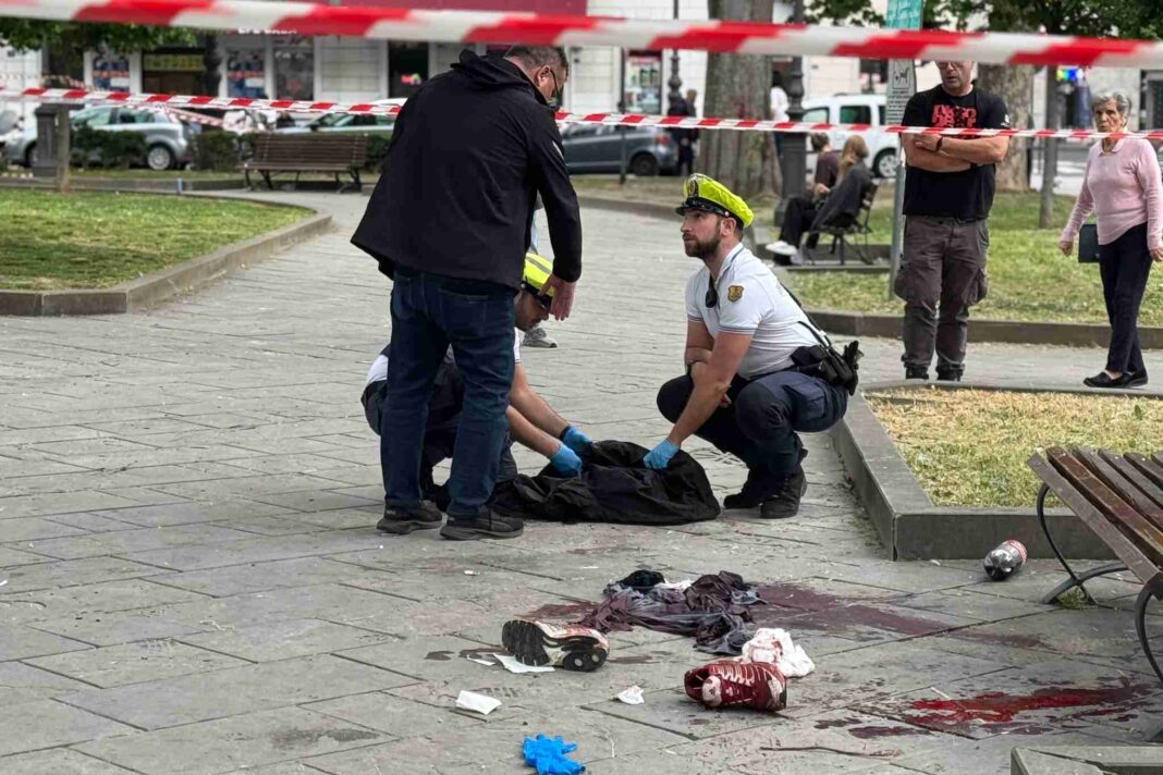 accoltellamento Trieste, piazza Libertà, cronaca Trieste, aggressione, Polizia di Stato, Porto Vecchio, codice rosso
