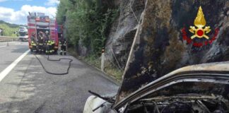 A4, incendio auto, Ronchi dei Legionari, Trieste, Vigili del fuoco, traffico autostrada, Redipuglia