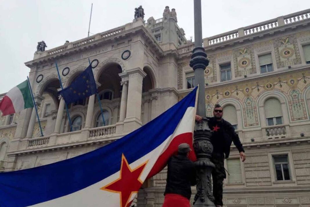Trieste, 1 maggio 1945, Tito, occupazione jugoslava, foibe, memoria storica, bandiere jugoslave