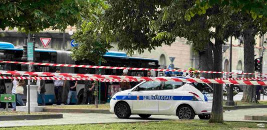 Trieste, piazza Libertà, accoltellamento, cronaca, Porto Vecchio, 118, aggressione