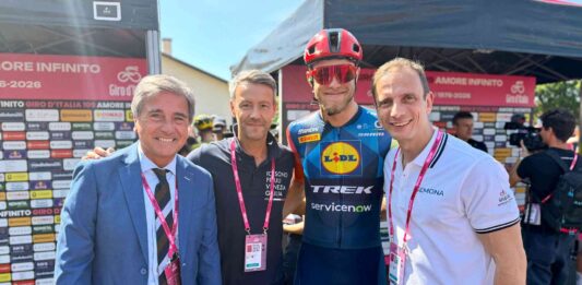 Jonas Vingegaard, Giro d'Italia 2026, Piancavallo, Maglia Rosa, Ciclismo, Giulio Ciccone, Tripla Corona Grandi Giri