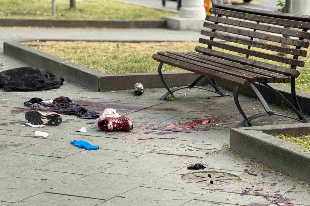 Piazza Libertà, Trieste, degrado urbano, accoltellamento, sicurezza, stazione centrale, violenza urbana