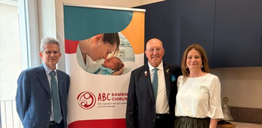 I Rotary presenti a Trieste sostengono il progetto delle Case ABC