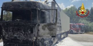 incendio camion, Fernetti, Monrupino, Vigili del Fuoco, autoarticolato, Trieste, fumo nero