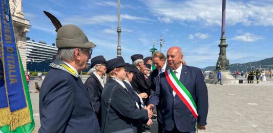 Festa della Repubblica, Trieste, Piazza Unità d'Italia, 2 Giugno, Alzabandiera, Giuseppe Petronzi, Repubblica Italiana