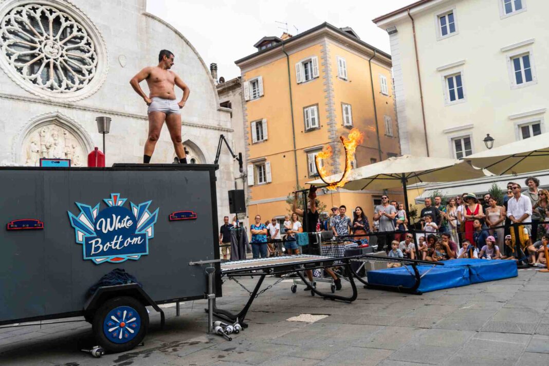Muja Buskers Festival, Muggia, circo contemporaneo, teatro di strada, eventi luglio 2026, spettacoli dal vivo, Trieste