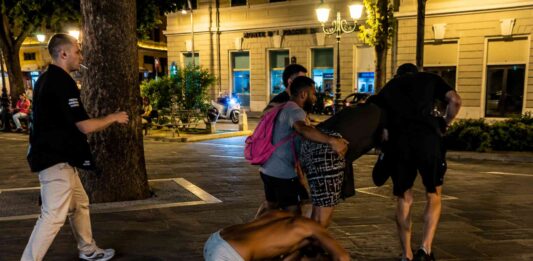 rissa, piazza Garibaldi, Trieste, sicurezza urbana, degrado urbano, forze dell'ordine, cronaca locale