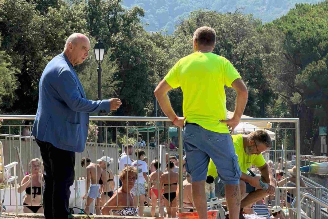 Trieste, Barcola, Bau Beach, Roberto Dipiazza, cani, lungomare, inaugurazione