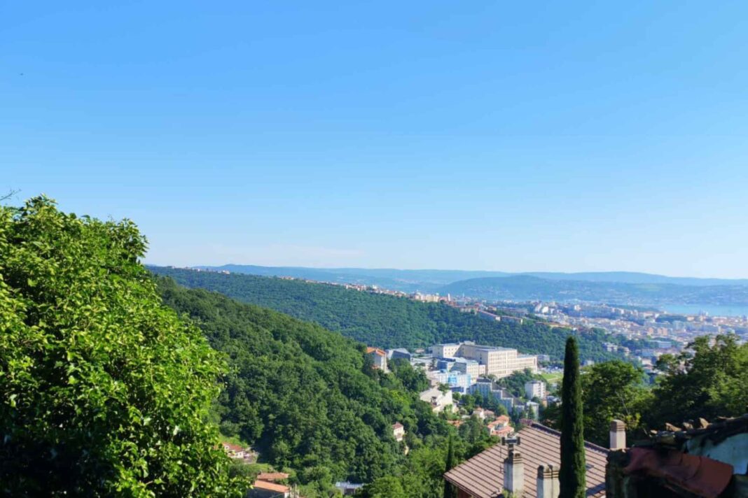 Foto dall'alto di Trieste utilizzata per articolo sulle previsioni meteo