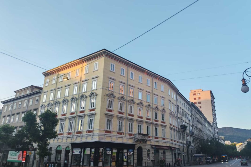 Foto scattata presso Via Carducci, a Trieste. Immagine utilizzata per articolo che informa sulle previsioni meteo